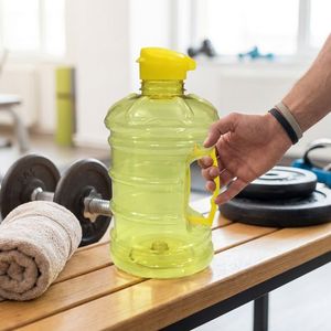 قمقمه مدل ورزشي و مسافرتی گنجایش 2 لیتر